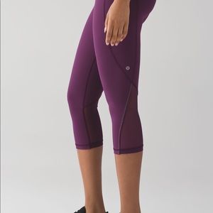 NWT lululemon free runner crop
